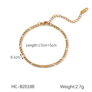 Detail view of gold Figaro chain bracelet dimensions 17+5cm in stainless steel