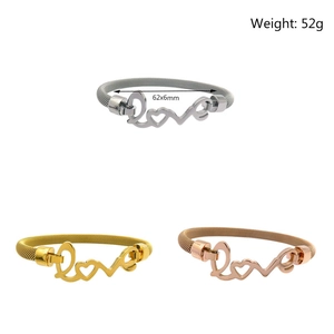 Tre bracciali a rete oro argento e rosa con scritta Love e dimensioni del prodotto