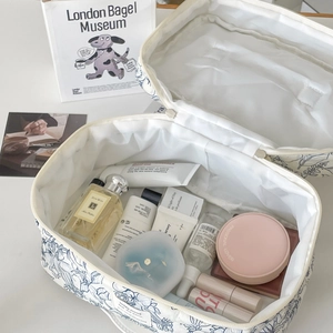 Floral double-layer makeup bag with ink wash pattern and large storage capacity