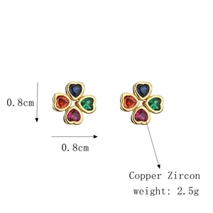 Detail view of 0.8cm copper zircon heart clover earrings with weight 2.5g specification
