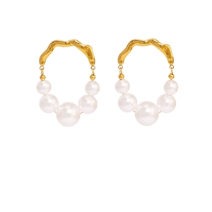 Minimalist gold stainless steel hoop earrings with elegant white gradient pearls