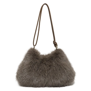 Sac sous le bras en fausse fourrure de vison marron avec une texture pelucheuse élégante