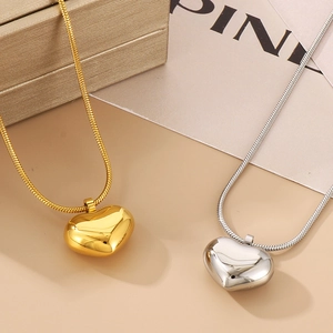 Collier Pendentif Coeur Acier Titane Creux Poli Chaîne Serpent Bijoux De Clavicule Minimalistes Cadeau Pour Femmes