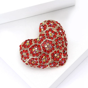 Élégante broche cœur dorée avec strass rouges et AB pour tailleurs et manteaux