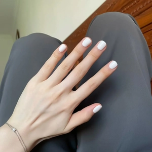 Solid White Short Square Press On Nails Glossy Full Cover Artificial False Nail Tips Removable For Women CF042