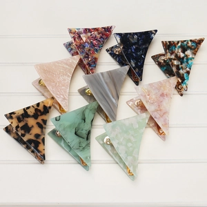 Lot de pinces à cheveux triangulaires en acétate aux motifs léopard et marbre