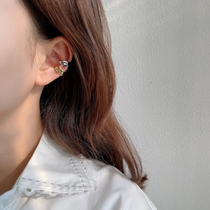 Minimalist S925 sterling silver irregular ear cuffs in gold and silver finish on model