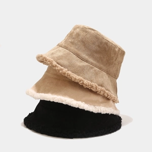 Cappelli alla pescatora invernali in velluto e pile in cachi, beige e nero