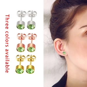 Boucles d'oreilles en acier inoxydable avec cristaux verts en trois finitions