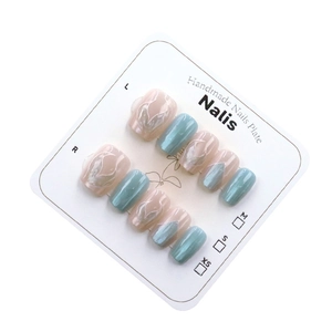 Faux ongles faits main œil de chat avec design floral bleu et rose poudré lot de 10