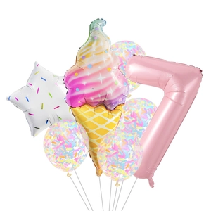 Détail du kit de ballons chiffre 7 rose avec glace en alu et ballons de confettis