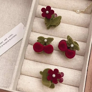 Mini floral and cherry velvet hair clips with pearls for women in a four-piece set
