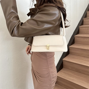 Minimalist cream crocodile pattern shoulder bag with golden buckle for women's fashion