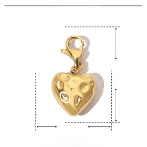 Detailed size parameters of heart-shaped stainless steel pendant with dimensions and weight
