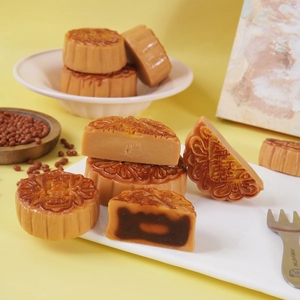 Modello di torta lunare in PVC realistico con tuorlo d'uovo e pasta di fagioli rossi