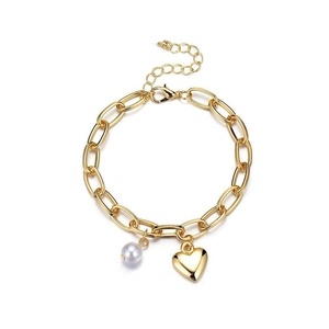 Chic gold chain bracelet with heart pendant and pearl for women in a minimalist style