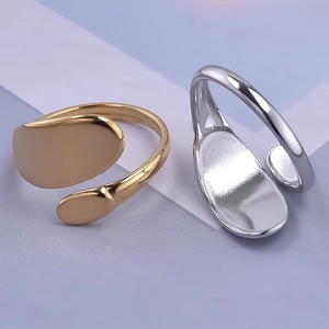 Minimalist adjustable 304 stainless steel rings with smooth oval design in gold and silver