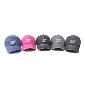 Casquette baseball en coton délavé avec broderie vintage disponible en cinq coloris