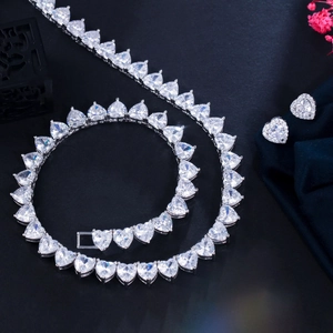 Sparkling heart zircon jewelry set with crystal necklace and stud earrings in silver finish