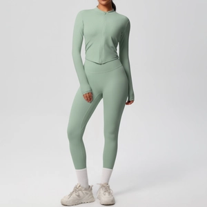 Ensemble de yoga vert menthe avec veste zippée à passe-pouces et pantalon de sport taille haute
