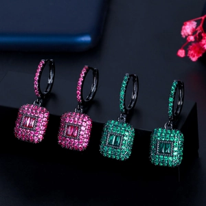 Orecchini pendenti quadrati di lusso in smeraldo e zircone rosa con placcatura nera