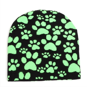 Winter-Strickmütze in Schwarz mit neongrünen Pfotenabdruck-Jacquard-Mustern für Wärme