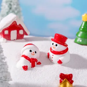 Set de bonshommes de neige miniatures avec maison et sapin pour micro-paysages de Noël