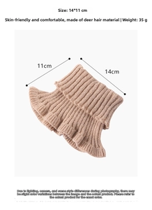 Detail view of camel knit neck gaiter with dimensions 14x11cm and soft velvet texture