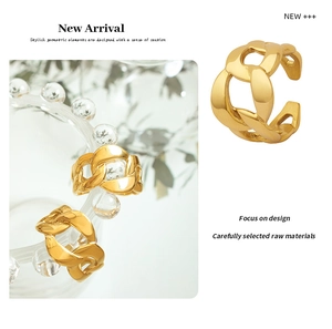 Detail of 18K gold plated thick chain link open ring with minimalist geometric design