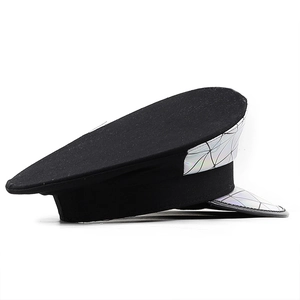 Cappello da marinaio in pelle PU riflettente laser con motivi geometrici su nero