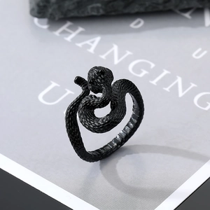 Gothic vintage black snake ring for men featuring detailed scales and industrial design