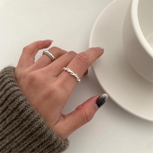 Minimalist 925 sterling silver twist and smooth rings set in Korean style fashion
