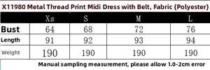 Größentabelle für das Midi-Kleid mit Metallik-Print und Gürtel zeigt alle Maße