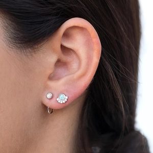 Parure de boucles d'oreilles minimalistes en argent S925 avec opale et design éventail