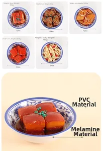 Primer plano de modelos de comida china realistas 1:1 en cuencos de melamina