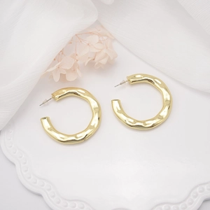 Chunky 18k gold plated hollow C-shaped hoop earrings with irregular hammered texture