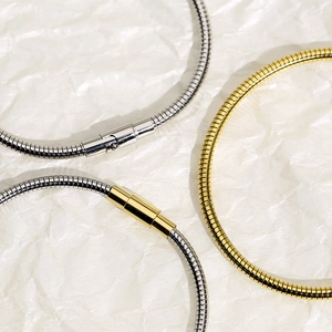 Three-color minimalist stainless steel round snake chain bracelets with push-button clasps