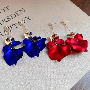 Elegant flower petal tassel earrings with acrylic matte texture and gold-plated silver needles