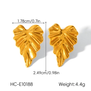 Detailed dimensions of gold leaf earrings showing width 1.78cm and height 2.49cm