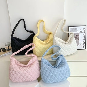 Nylon Quilted Puffy Crossbody Bag Large Capacity Cloud Pleated Dumpling Shoulder Bag For Women Casual Fashion Lightweight