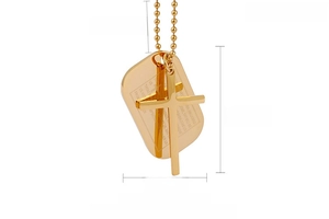 Détail du collier croix en titane plaqué or 18K avec chaîne à billes et dimensions