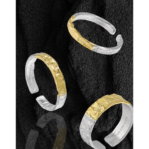Three-piece S925 sterling silver ring set with gold and silver hammer texture finish