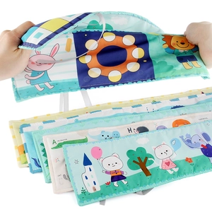 Doppelseitiges Stoffbuch für Babys mit bunten Motiven wie Löwen und Kaninchen