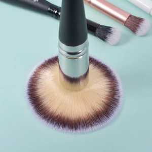 Professional dual-ended foundation and concealer makeup brush with silver metal ferrule