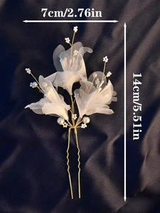 Detailed size chart of handmade bridal hair pins with white tulle flowers and pearls
