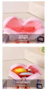 Détail de la pochette en silicone rose en forme de nœud montrant la structure intérieure