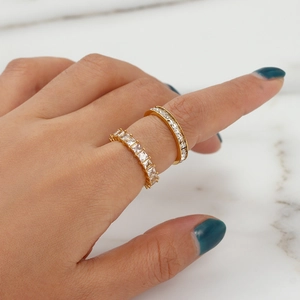 18K gold plated stainless steel ring set with sparkling square-cut cubic zirconia