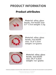Détail d'un ensemble de bijoux en perles rouges avec collier floral et boucles