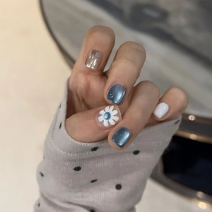 Cat Eye Press On Nails Blue Daisy Floral Design Silver Mirror Finish Square Short Plastic Artificial False Finger Nails