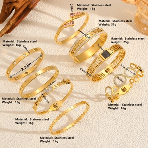 Ensemble de bracelets en acier inoxydable doré 18 carats avec papillons et cristaux